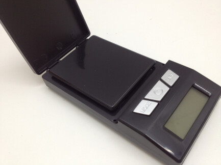 MX100 - KENEX - BILANCIA DIGITALE MATRIX MX100 | MAX 100 GRAMMI STEP 0.01G